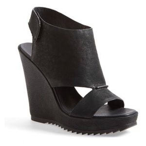 Vince Camuto Gevara Platform Wedges - Black - Size 6.5